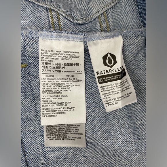 Levi’s Women’s Ex-Boyfriend Distressed Denim Trucker Jacket, Size XL - Picture 7 of 12